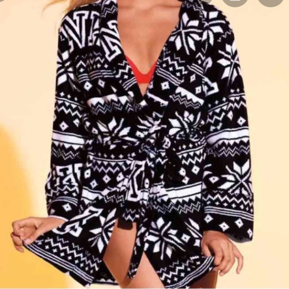 Victoria’s Secret Pink Plush Robe